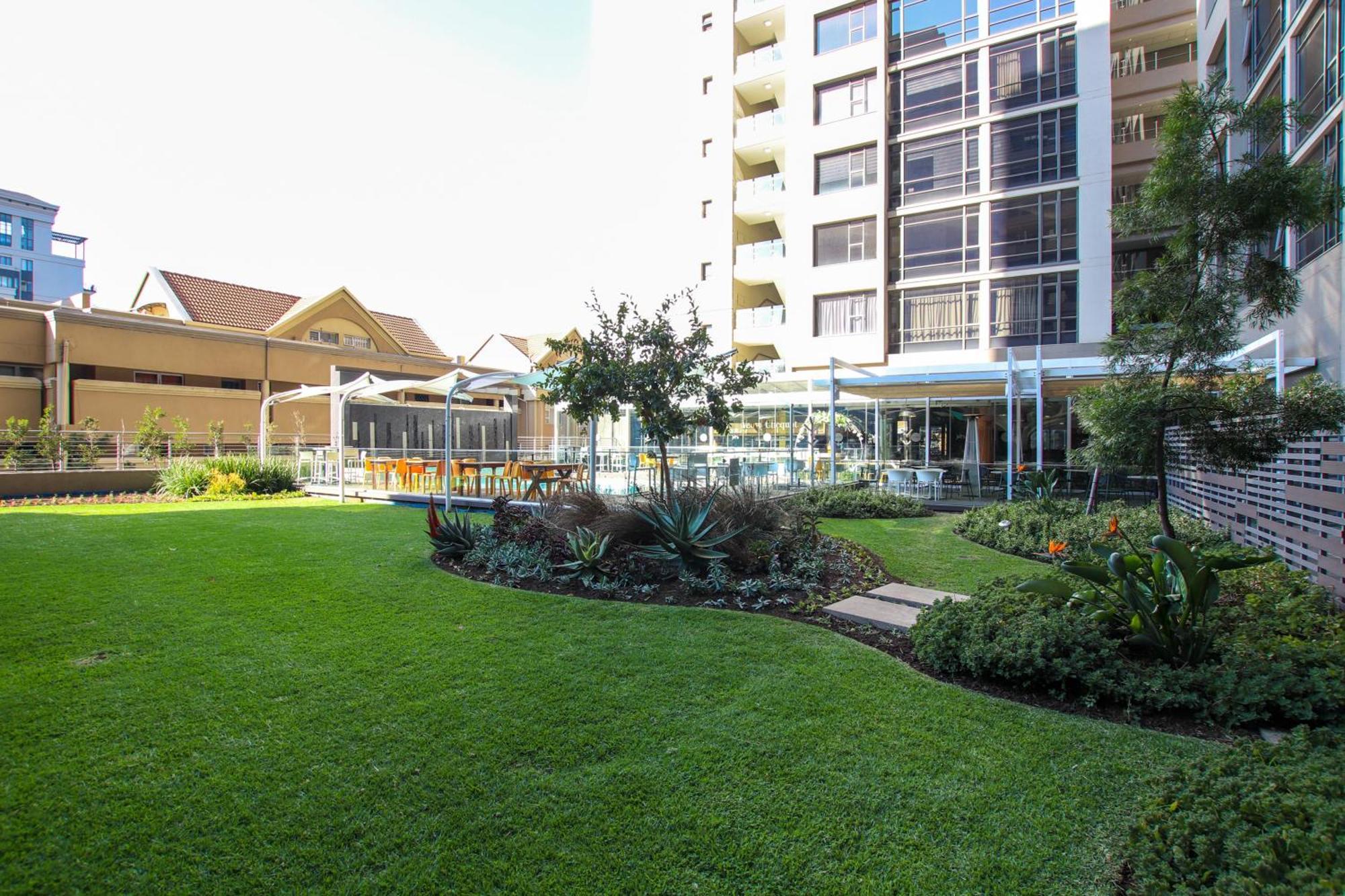 Cgrsa Apartments Sandton Johannesburg Exteriör bild
